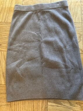 Ribbed Knit Pencil Skirt in Taupe